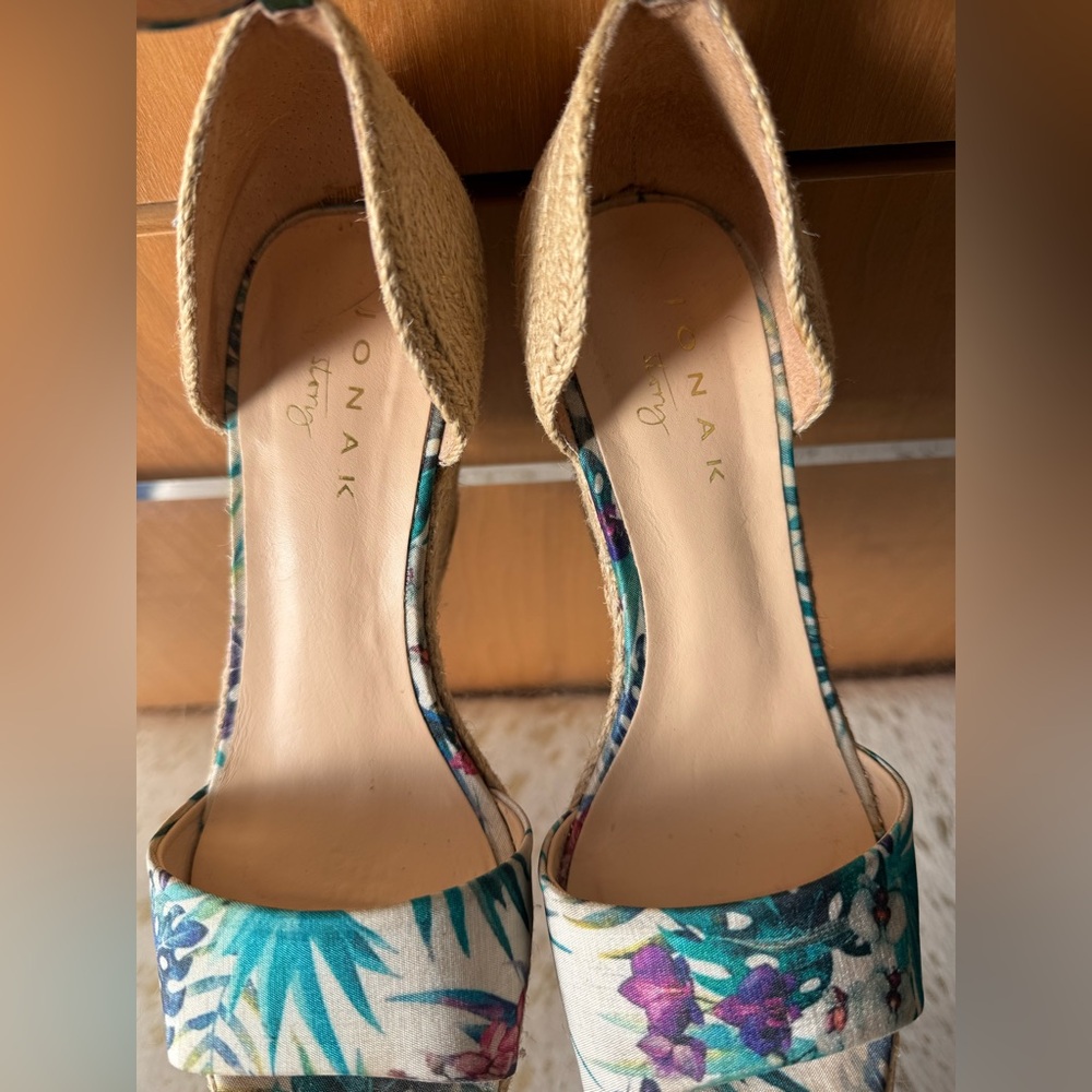 Like New Floral Print Wedge Espadrille Sandals Size 37 - Picture 6 of 8